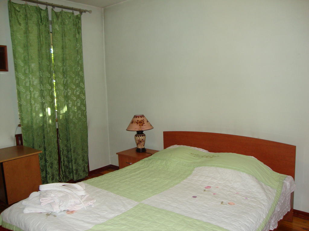 Guest House Vip Osh Room photo